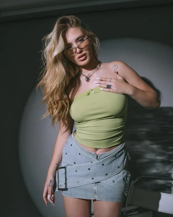 Rave Outfits Damen – Entdecke bei Venga Store stilvolle Techno- und Festival-Looks für lange Nächte